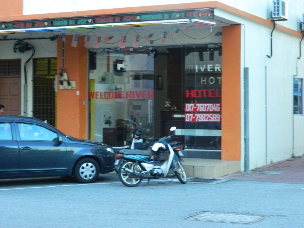 River Side Hotel Mersing Esterno foto